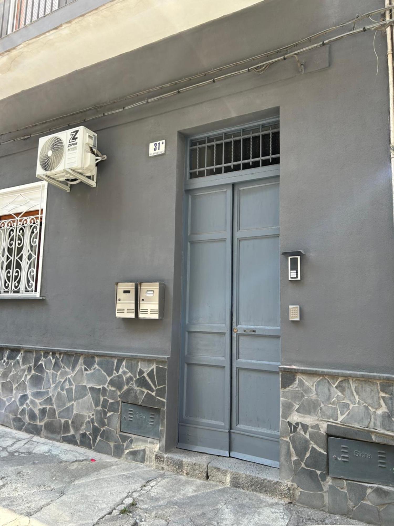 Etna Charme Apartment Catánia Buitenkant foto